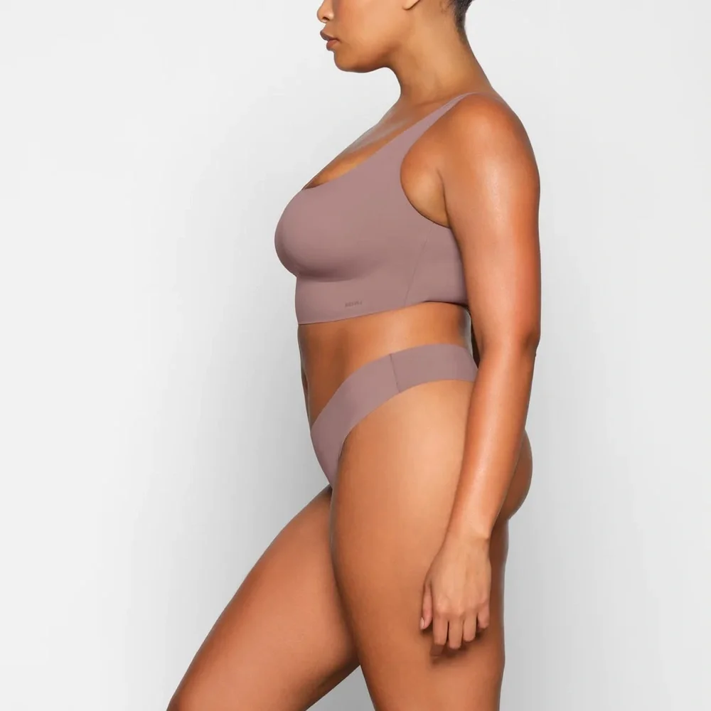 SKIMS Naked Scoop Longline Bra in Umber - Picture 2 of 10